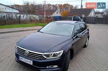 Універсал Volkswagen Passat 2017 в Житомирі