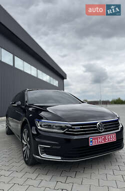 Універсал Volkswagen Passat 2015 в 