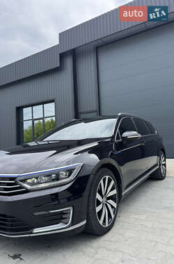 Універсал Volkswagen Passat 2015 в 