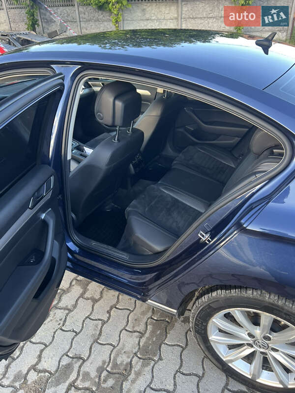 Седан Volkswagen Passat 2017 в Львове