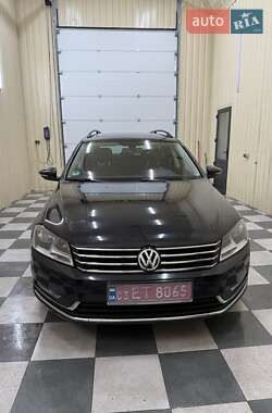 Універсал Volkswagen Passat 2012 в 