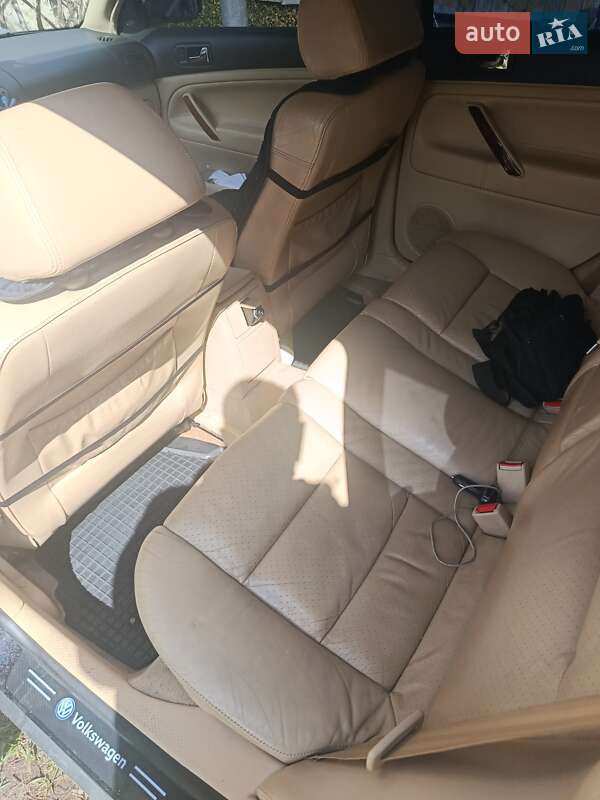 Универсал Volkswagen Passat 2001 в Житомире