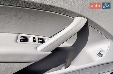Седан Volkswagen Passat 2015 в 