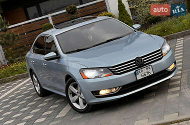 Седан Volkswagen Passat 2012 в Львове