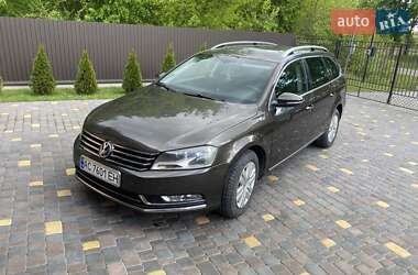 Універсал Volkswagen Passat 2012 в 