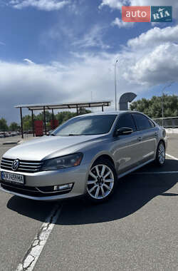 Седан Volkswagen Passat 2012 в Киеве