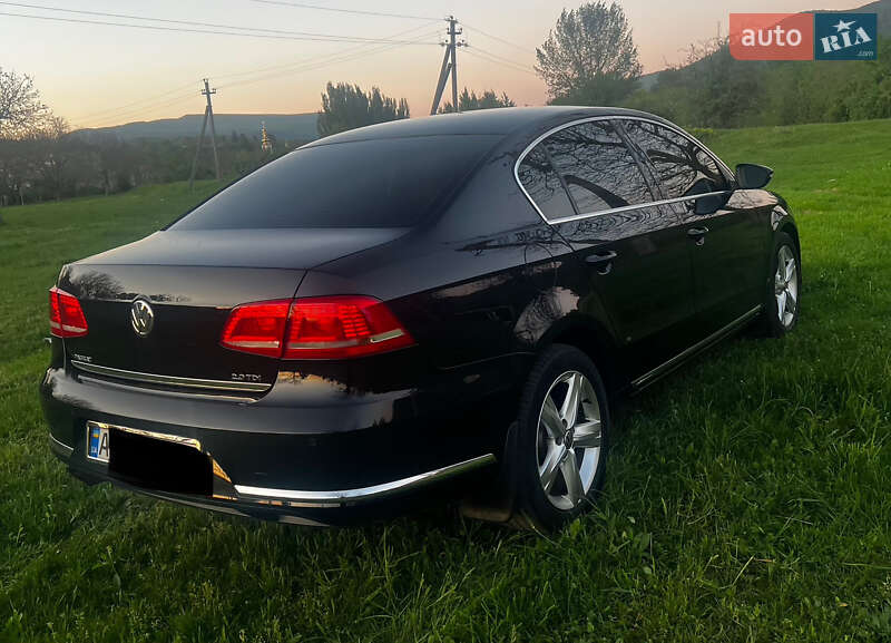 Седан Volkswagen Passat 2013 в Мукачевому