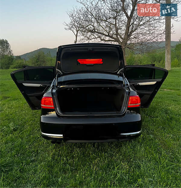Седан Volkswagen Passat 2013 в Мукачевому