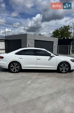 Седан Volkswagen Passat 2021 в 