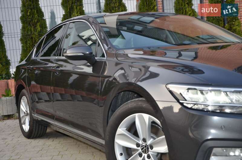 Седан Volkswagen Passat 2020 в Львові