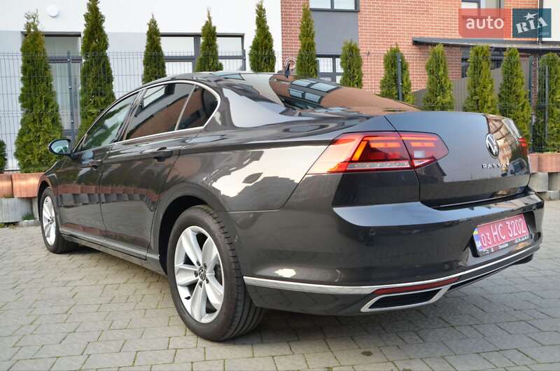 Седан Volkswagen Passat 2020 в Львові