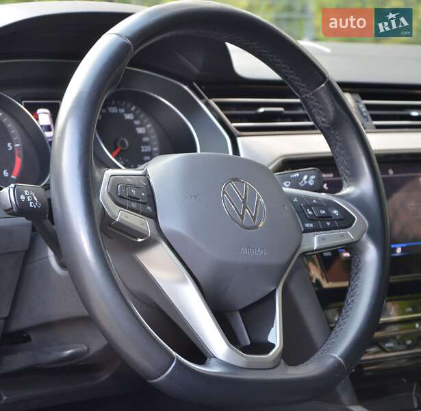 Седан Volkswagen Passat 2020 в Львові