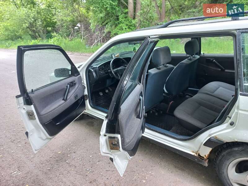 Универсал Volkswagen Passat 1990 в Львове