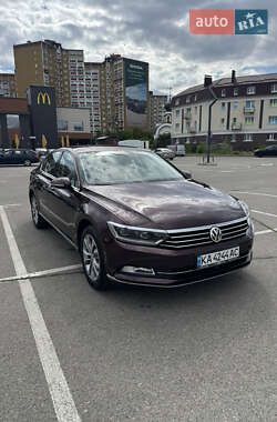 Седан Volkswagen Passat 2016 в Киеве