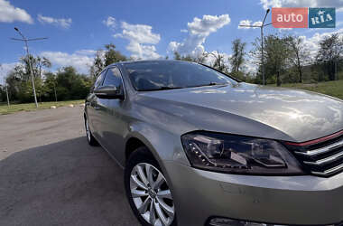 Седан Volkswagen Passat 2012 в 