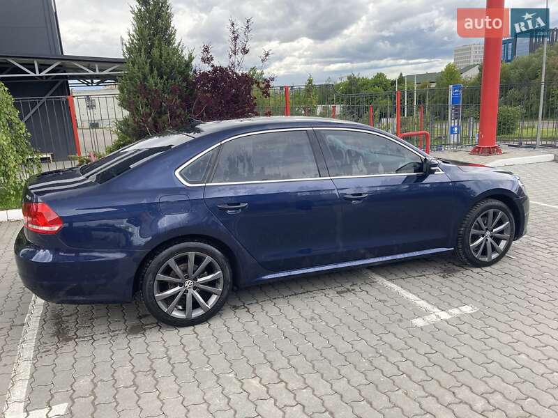 Седан Volkswagen Passat 2015 в Львове
