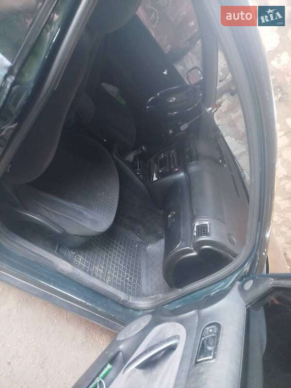 Седан Volkswagen Passat 1998 в Березовке