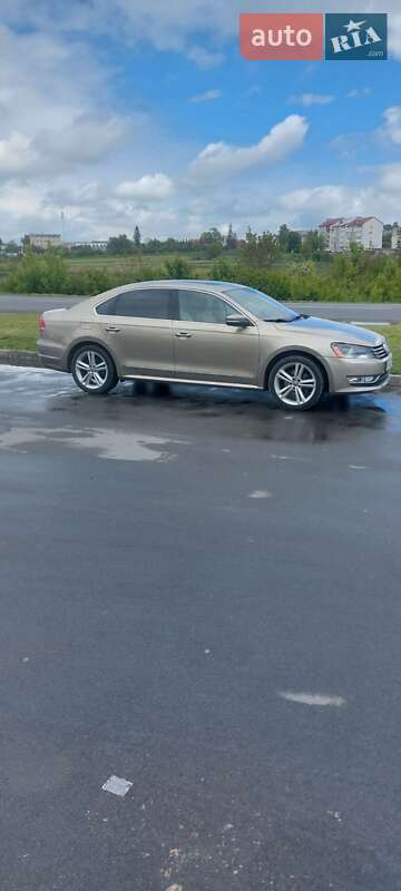 Седан Volkswagen Passat 2015 в Золочеве