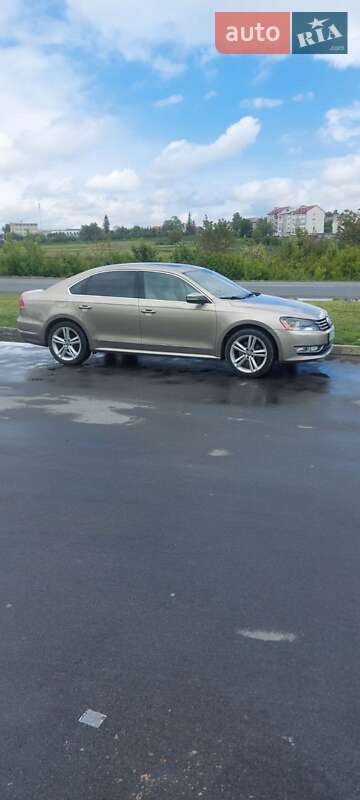 Седан Volkswagen Passat 2015 в Золочеве