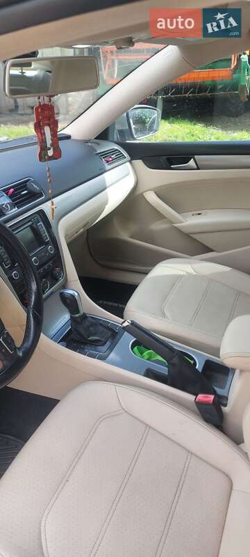 Седан Volkswagen Passat 2015 в Золочеве