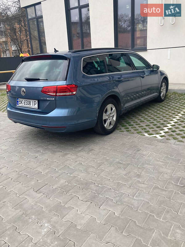 Универсал Volkswagen Passat 2016 в Ровно
