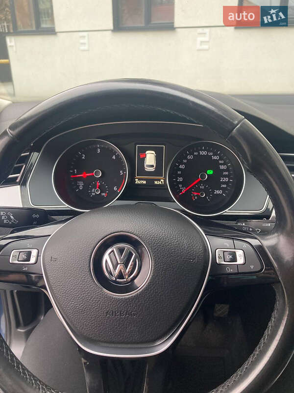 Универсал Volkswagen Passat 2016 в Ровно