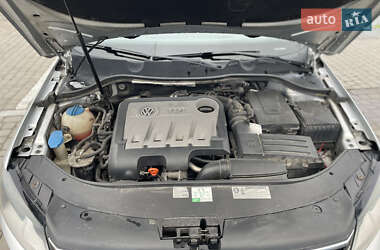 Універсал Volkswagen Passat 2011 в 