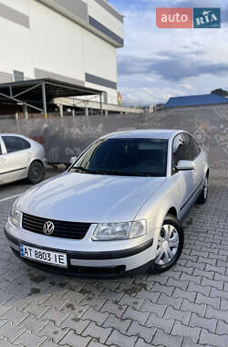 Седан Volkswagen Passat 1998 в Івано-Франківську