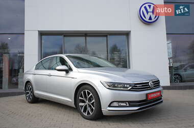 Седан Volkswagen Passat 2018 в Житомирі