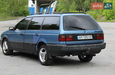 Універсал Volkswagen Passat 1993 в 