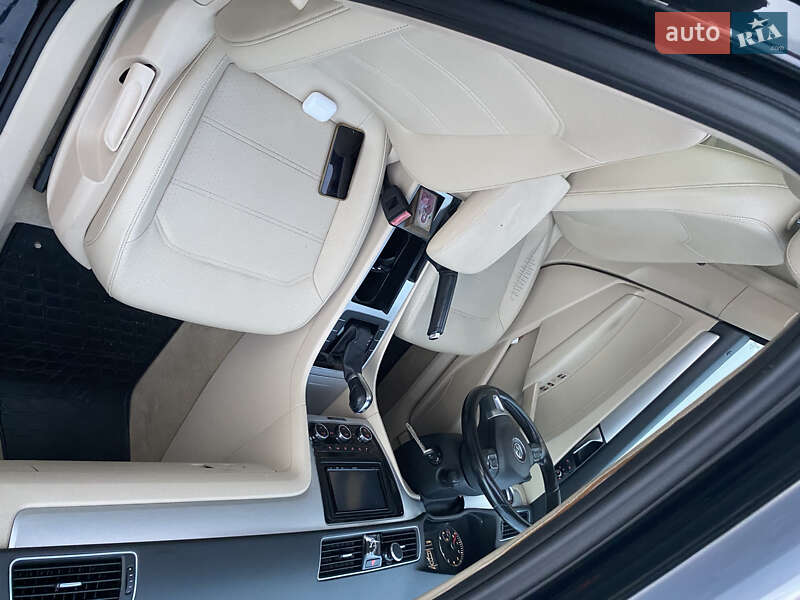 Седан Volkswagen Passat 2012 в Луцке