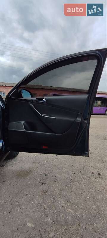 Седан Volkswagen Passat 2006 в Чернигове