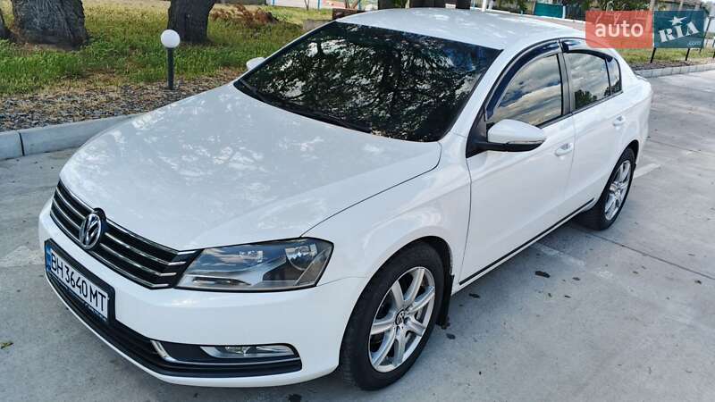 Седан Volkswagen Passat 2012 в 