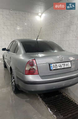 Седан Volkswagen Passat 2001 в 