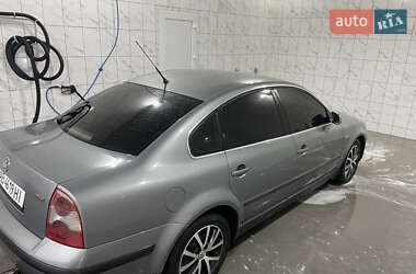 Седан Volkswagen Passat 2001 в 