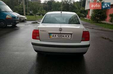 Седан Volkswagen Passat 1999 в 