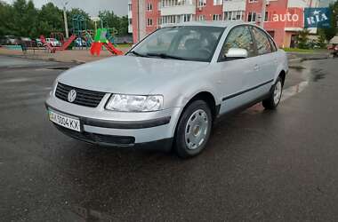 Седан Volkswagen Passat 1999 в 