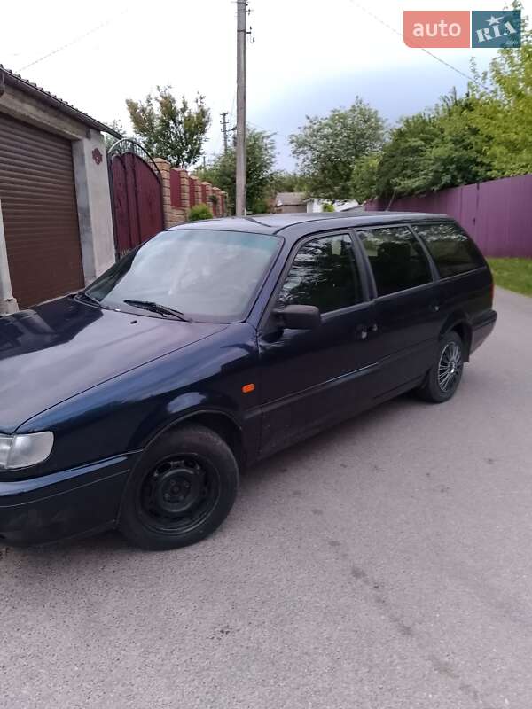 Універсал Volkswagen Passat 1994 в Богуславі