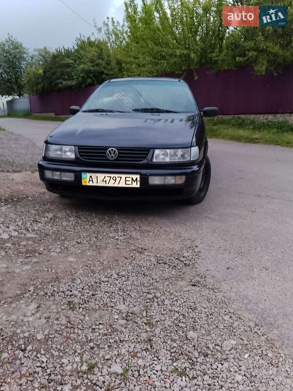 Універсал Volkswagen Passat 1994 в Богуславі