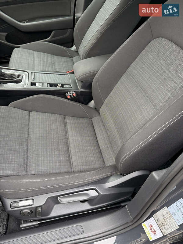 Универсал Volkswagen Passat 2020 в Луцке