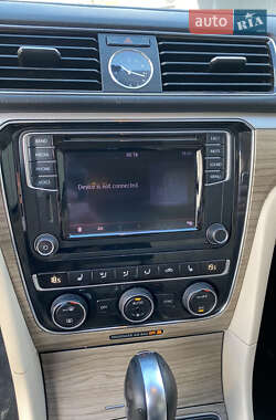 Седан Volkswagen Passat 2016 в 