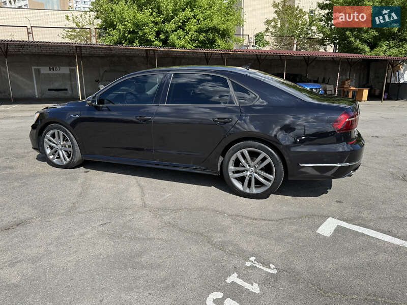 Седан Volkswagen Passat 2017 в Киеве
