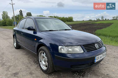 Седан Volkswagen Passat 1998 в Харькове