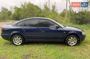 Седан Volkswagen Passat 1998 в 