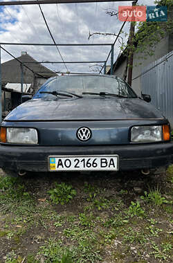 Седан Volkswagen Passat 1988 в Ужгороде
