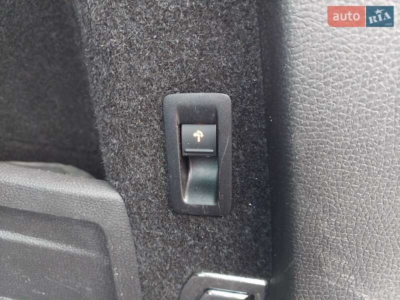 Универсал Volkswagen Passat 2014 в Одессе