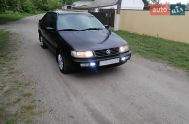 Седан Volkswagen Passat 1994 в 