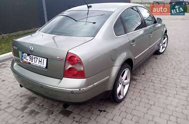 Седан Volkswagen Passat 2004 в 