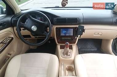 Седан Volkswagen Passat 2004 в 