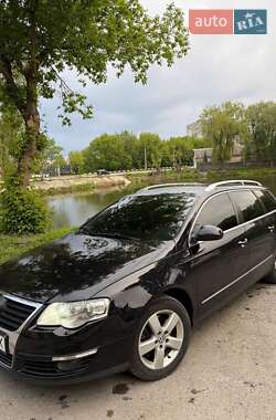Універсал Volkswagen Passat 2010 в 
